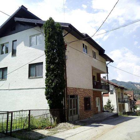 Hm - Konak Hotel Srebrenica Buitenkant foto