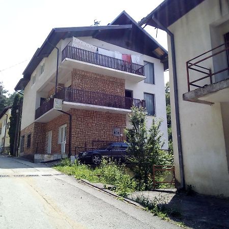 Hm - Konak Hotel Srebrenica Buitenkant foto